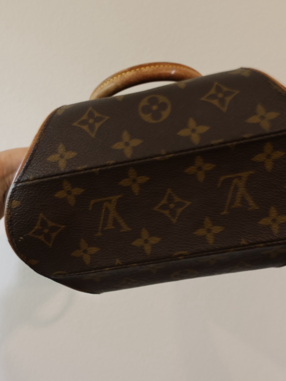 Louis Vuitton Ellipse PM Monogram Handbag - Picture 6 of 10